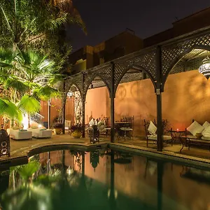 Amira & Casa de hóspedes